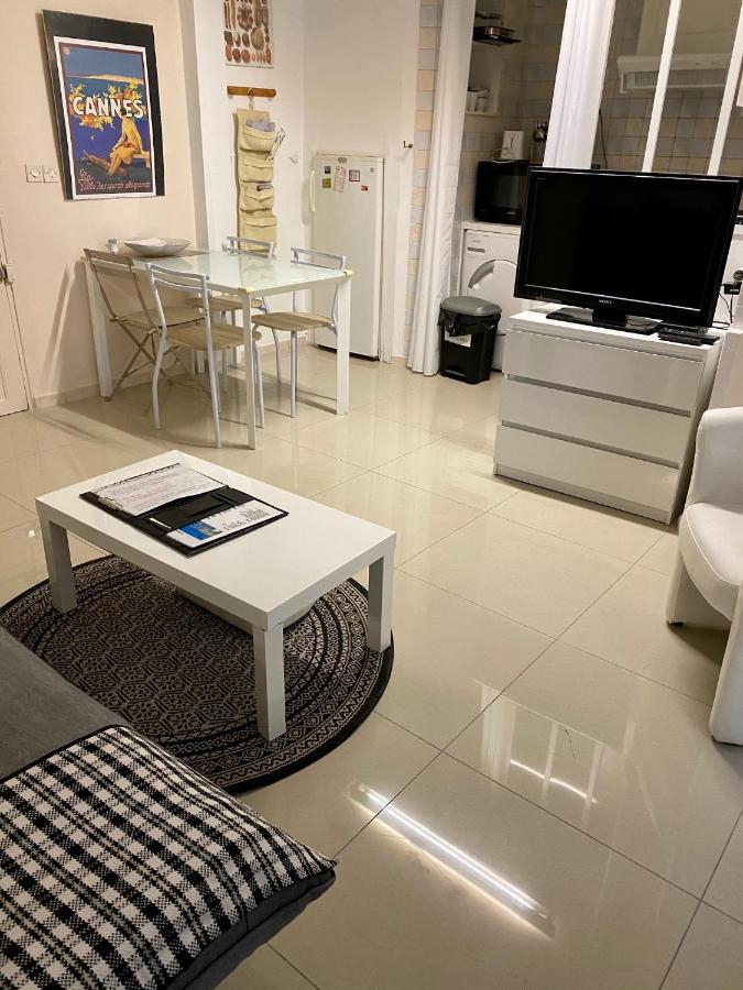Appartement 2 Chambres - Suquet, Terrasse Et Parking Cannes Exteriör bild